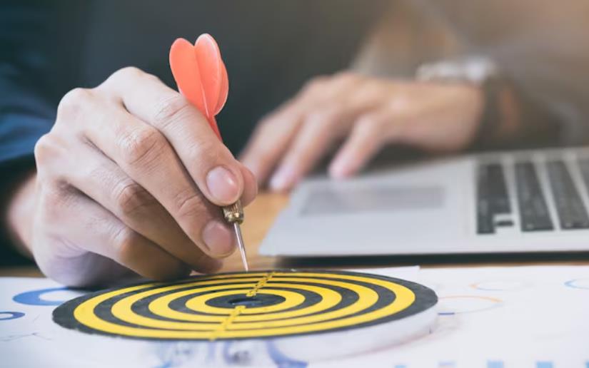 在广告投放的 SEO 布局中,精准如谷歌投放,需像飞镖命中靶心般锁定目标受众人群,以数据驱动策略,让每一次广告触达都精准锚定营销目标,实现流量与转化的双重突破。