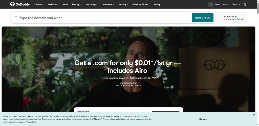GoDaddy 是全球领先的域名注册与网站托管服务平台，提供域名购买、主机空间和建站工具的一体化解决方案。